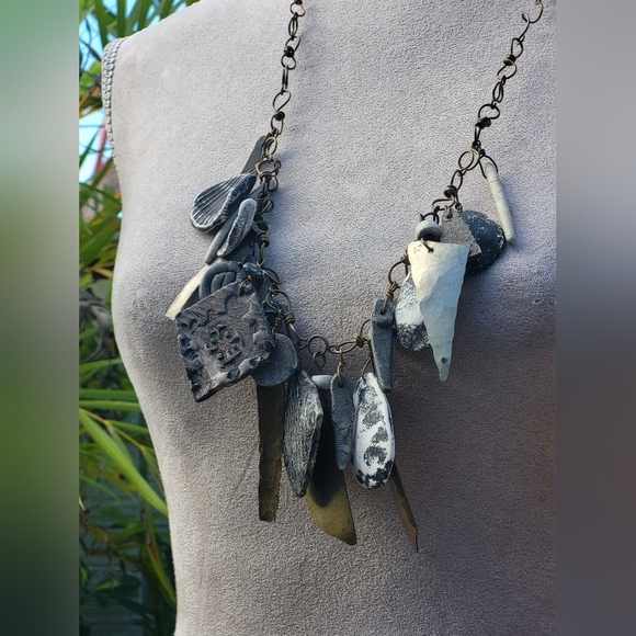 ARTISAN NECKLACE - Picture 4 of 8